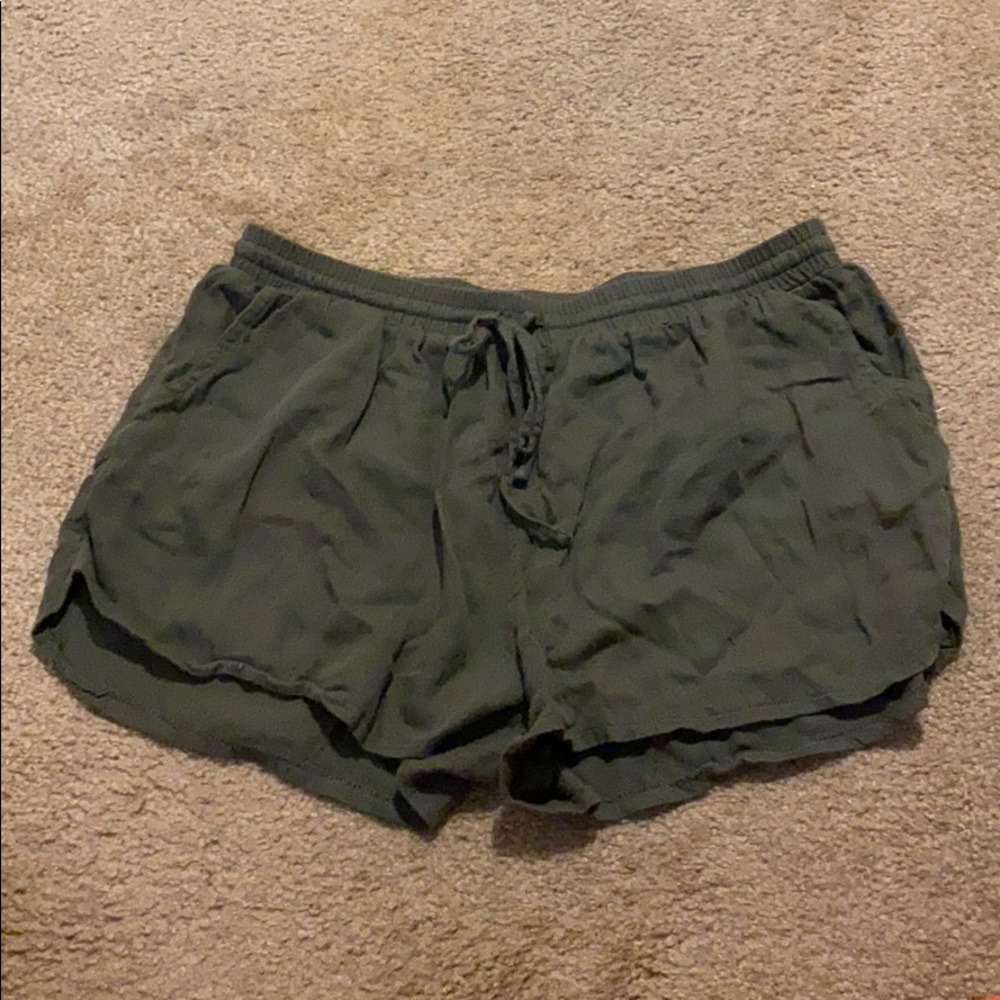 Universal Thread olive green shorts. Size large.